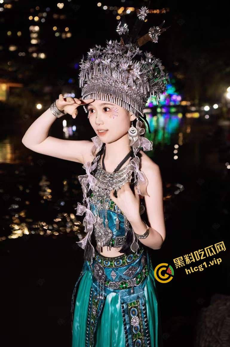 爆火泄密流出!云南苗族清纯美少女 口交深喉口爆 头饰摇曳沙响 极致诱惑!-4