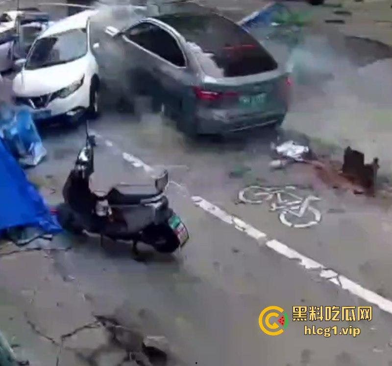 芜湖起飞失败! 浙江温州龙港市蔚来车祸 现场一片狼藉!-4