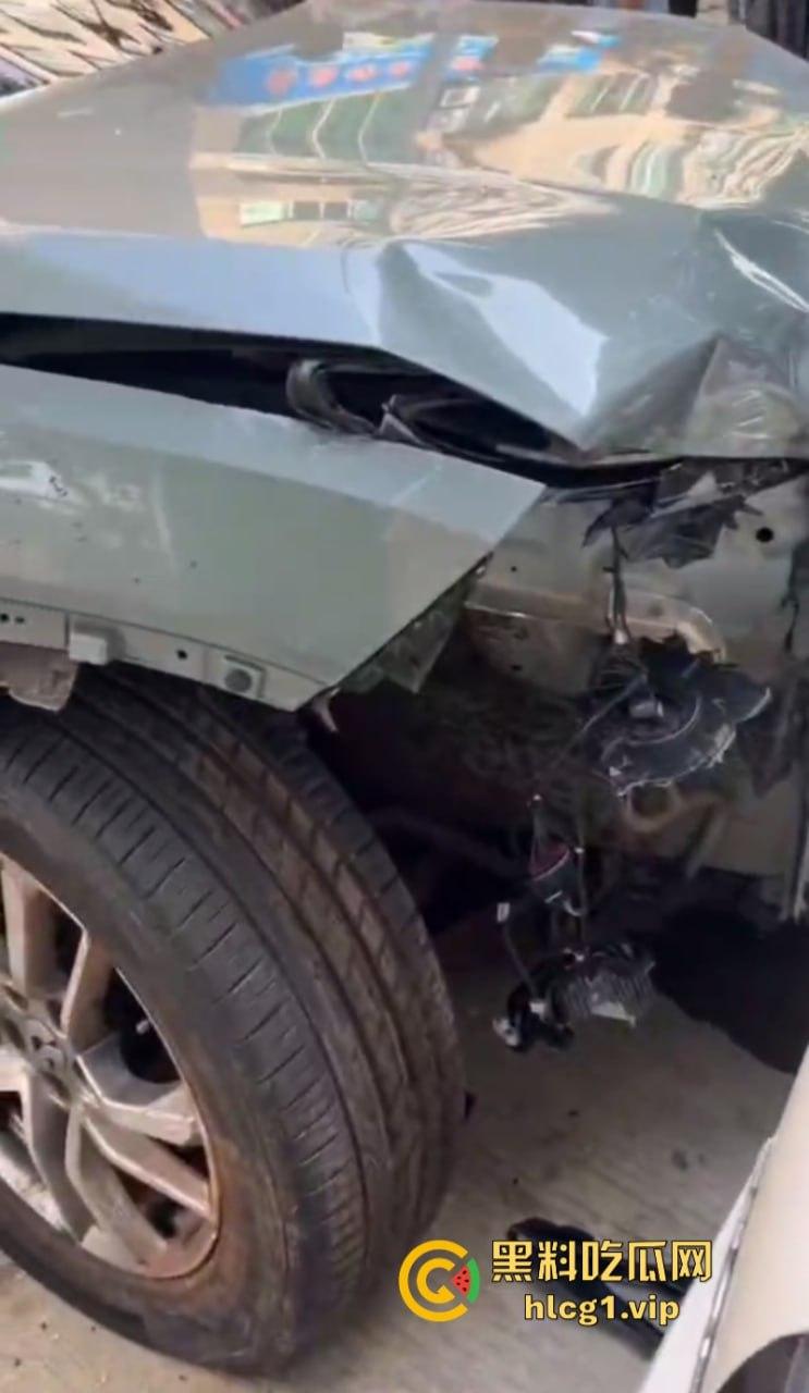 芜湖起飞失败! 浙江温州龙港市蔚来车祸 现场一片狼藉!-6