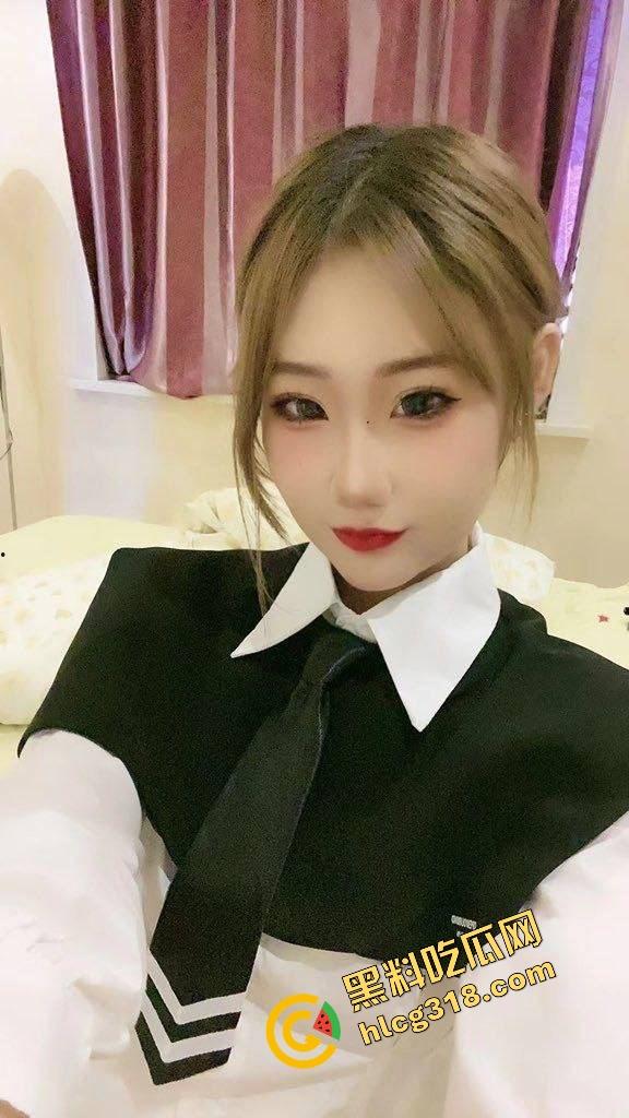 江苏理工大舌钉纹身女大生『宋婧妍』私密调教视频疯传,双手捆绑跪地持皮鞭,后入爆操深喉口交!-3