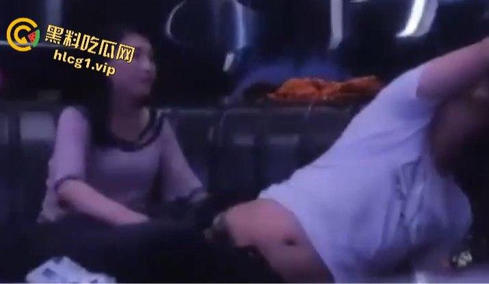 瓜友投稿:ktv不带套操嫂子!老公就在门外!最后再来个口爆真是惊险又刺激!-5