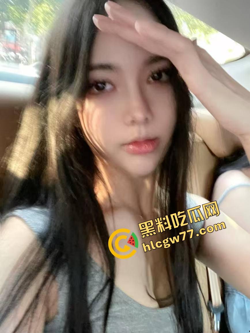 别看高中时装得纯,济南这【黄薇】私下骚得能申请国家级认证了,宿舍自拍都能剪出一部AV!-6