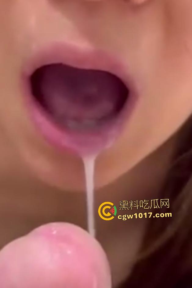 海角哥哥带妹妹酒店开房,肉丝足交还戴眼罩口交20分钟才口爆射嘴,持久忍耐力变态,换一般人5分钟完事了!-8