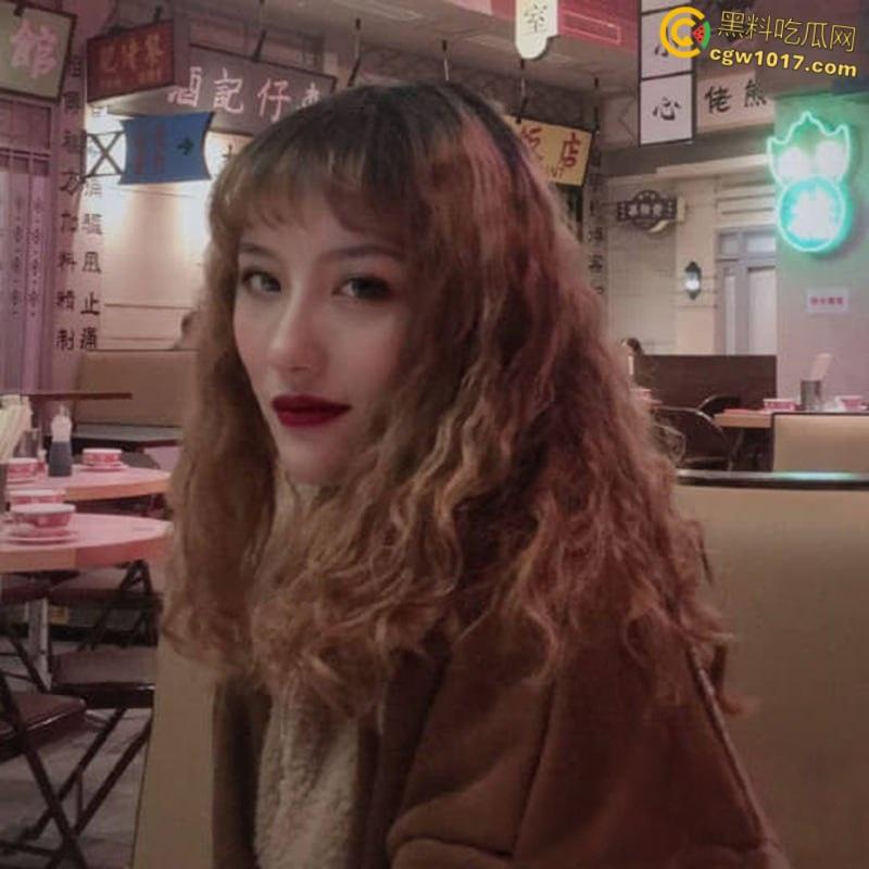 哈尔滨师范大学【汪沐妍】 高颜值女神被男友无套爆操,骚穴汁液四溅,女上骑乘后入猛干淫叫连连!-5