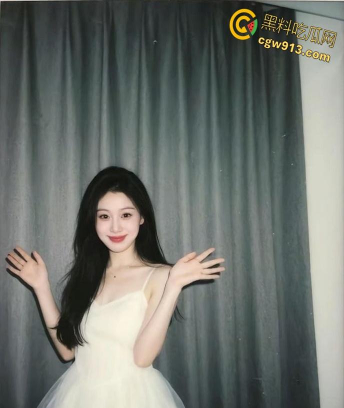 黑龙江鹤岗嫩妹【刘茹雅】,和男友出租房做爱,露脸无套各种后入,小翘臀啪啪作响,颜射吞精巨反差!-2