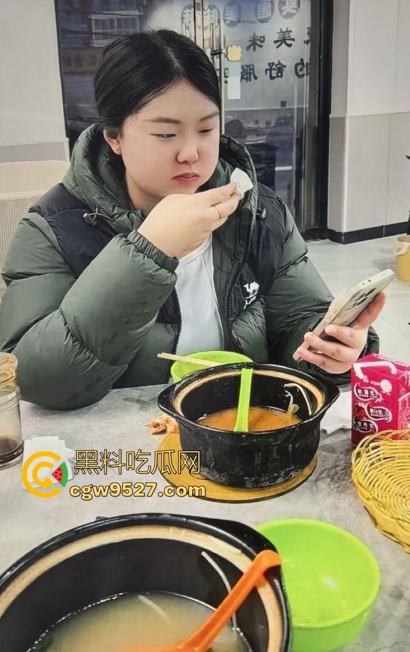 哈尔滨工业大学BBW母狗【林慧磬】性爱视频流出,巨乳肥臀曲线勾魂,露脸口交毒龙花式做爱,骚的离谱!-1