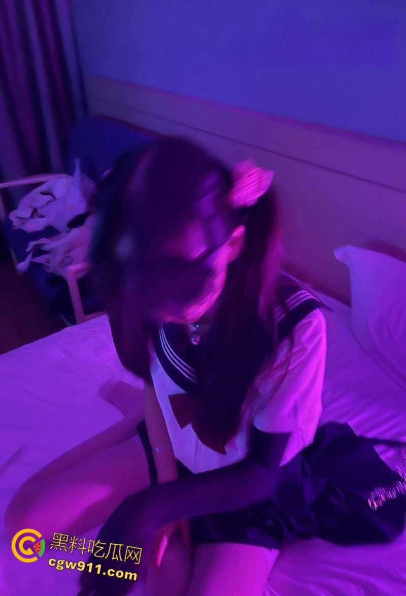 保定理工校花 【徐丽颖】,约炮成瘾玩情趣调教,穿JK戴狗链被爆操颜射吞精,堪称校园公交车随便上!-6