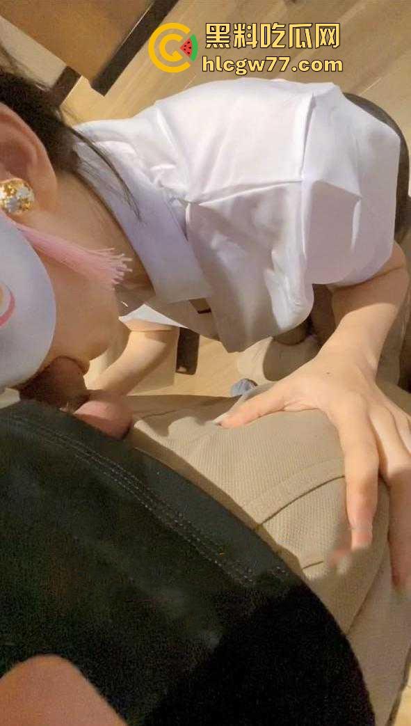 海角大神最新作品 我和亲妹妹第一次酒店开房 妹妹喷射出来的淫水就能证明妹妹现在更骚了-4