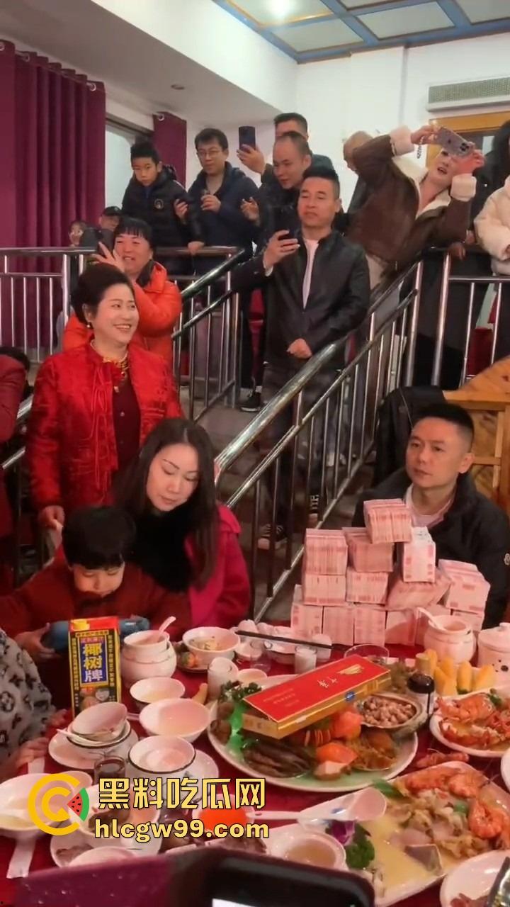 福建长乐豪横彩礼!弟弟结婚,姐姐姐夫随手见面礼138万带一套房,这样的亲戚给我来一打!-5