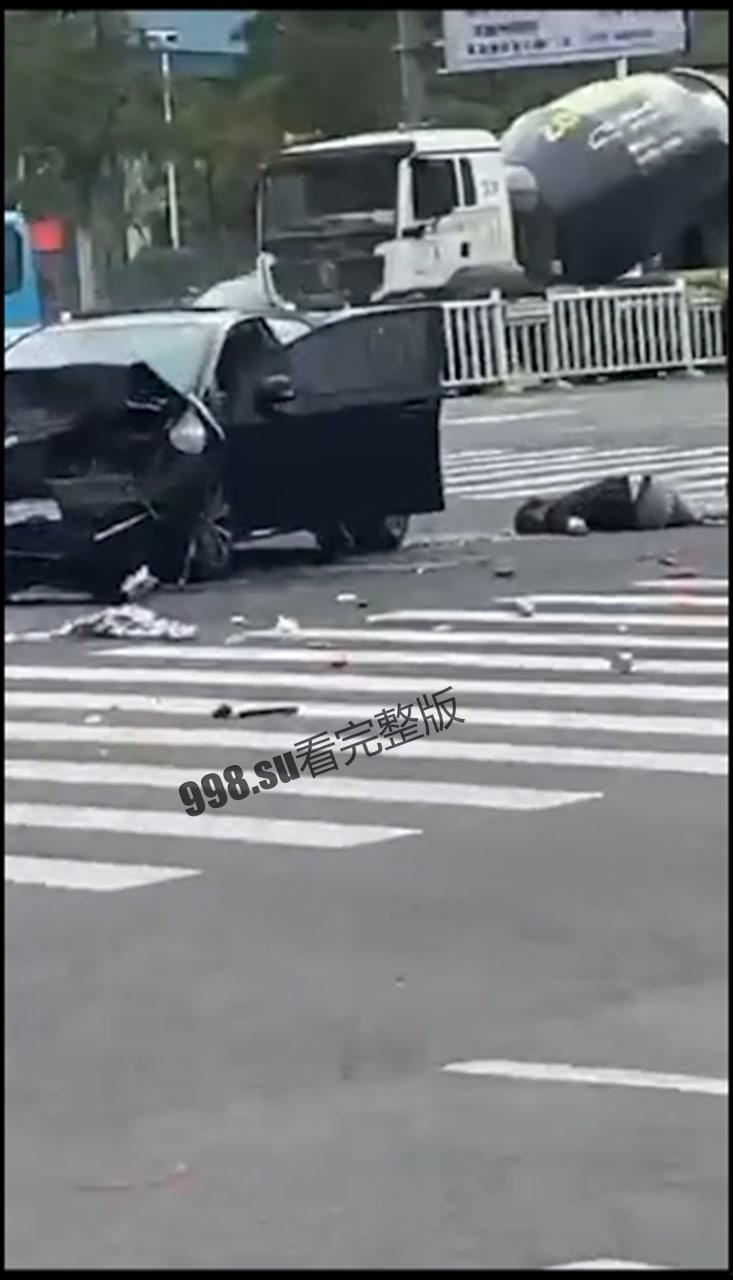 又见马路女杀手!监控拍下可怕一幕-2