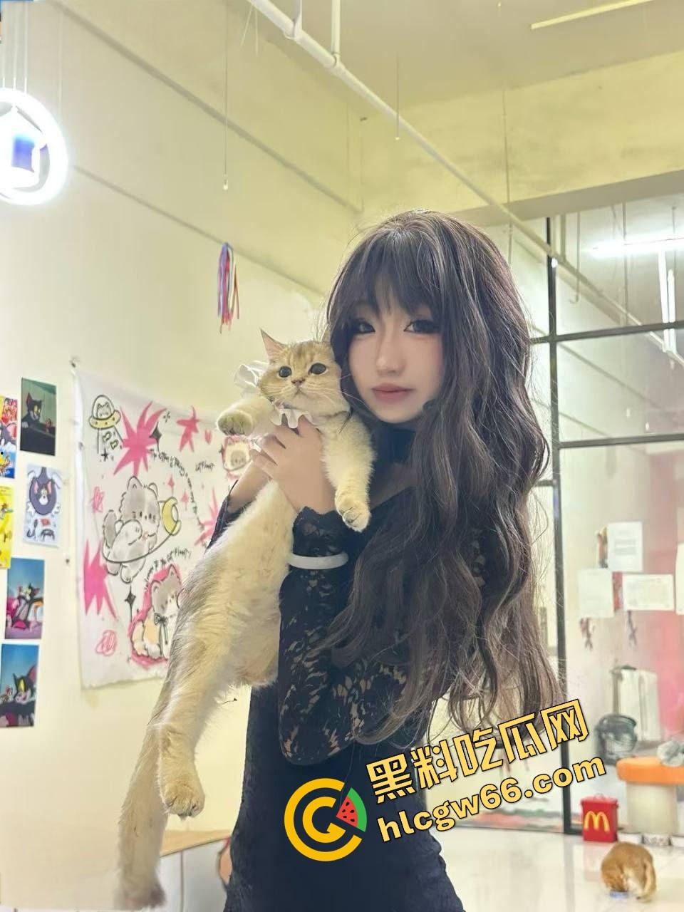 泉山萝莉【袁洛洛】白嫩皮肉勾魂腿细乳翘，粉嫩骚眼掰开自摸喷汁，真想干翻她嫩洞操到满脸红潮！-2