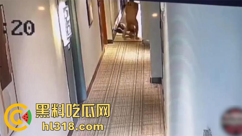 长腿骚鸡被操哭了!做一半受不了直接跑路,被大哥全裸追出来,硬拉回去继续操,这也太生猛了!-3