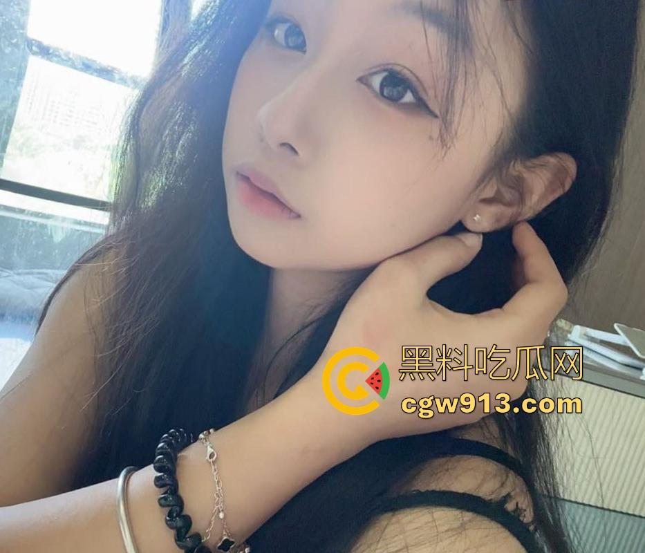 杭州工商职业学院【张慧语】骚逼反差小母狗,豪乳傲然挺立,舌钉口活销魂,黑丝翘臀入到失魂!-1