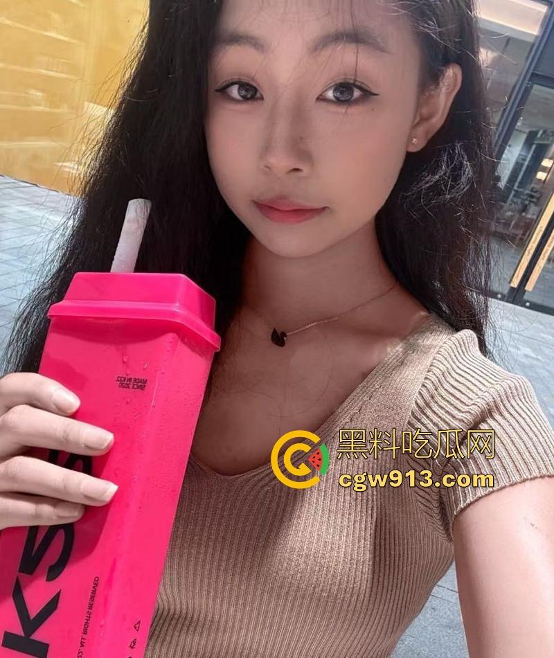 杭州工商职业学院【张慧语】骚逼反差小母狗,豪乳傲然挺立,舌钉口活销魂,黑丝翘臀入到失魂!-5