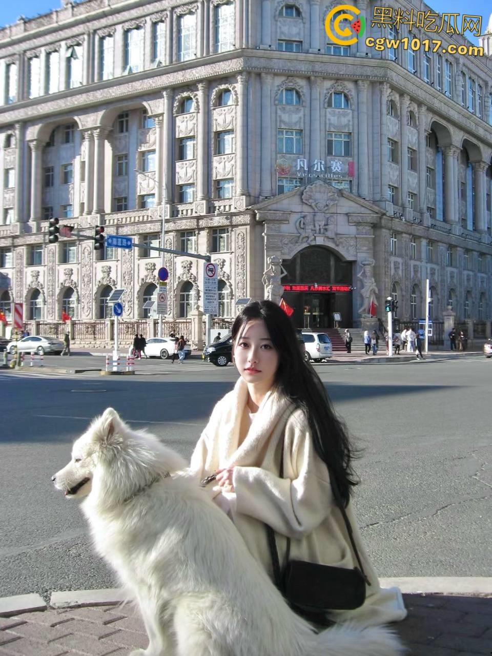 强推牛仔裤裤里丝的姐姐,狗链子拴起来调教,穿着吊带黑丝被后入狂操,对着脸爆射小母狗 !-3