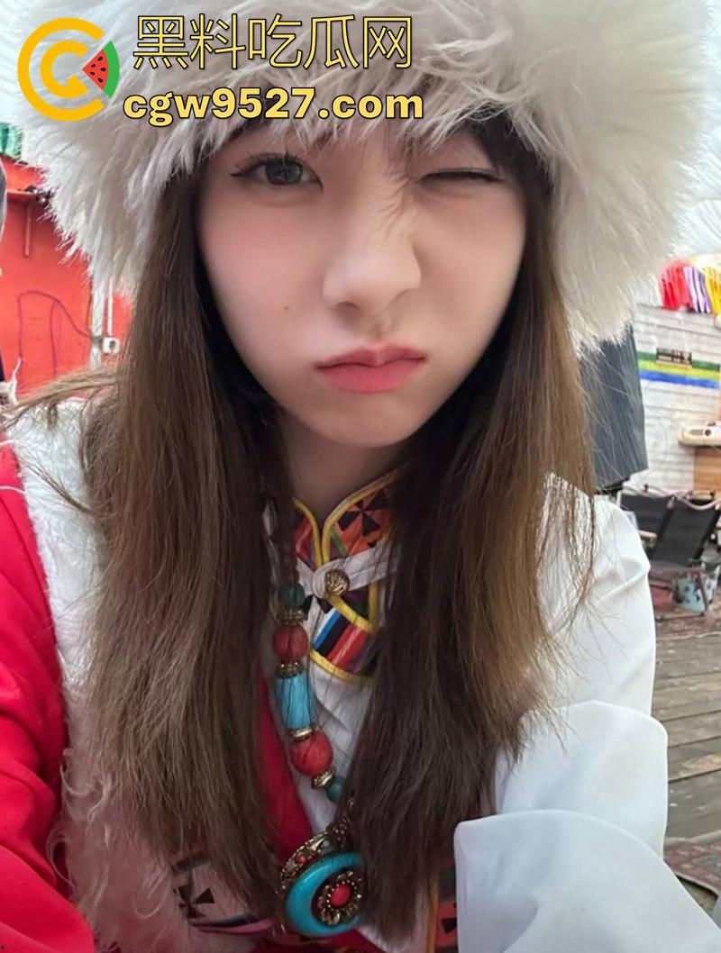 中国海洋大学【许真福】,高颜值大一嫩妹,被前男友曝光,粉嫩小穴饱满诱人,清纯骚妹让人心动不已!-1