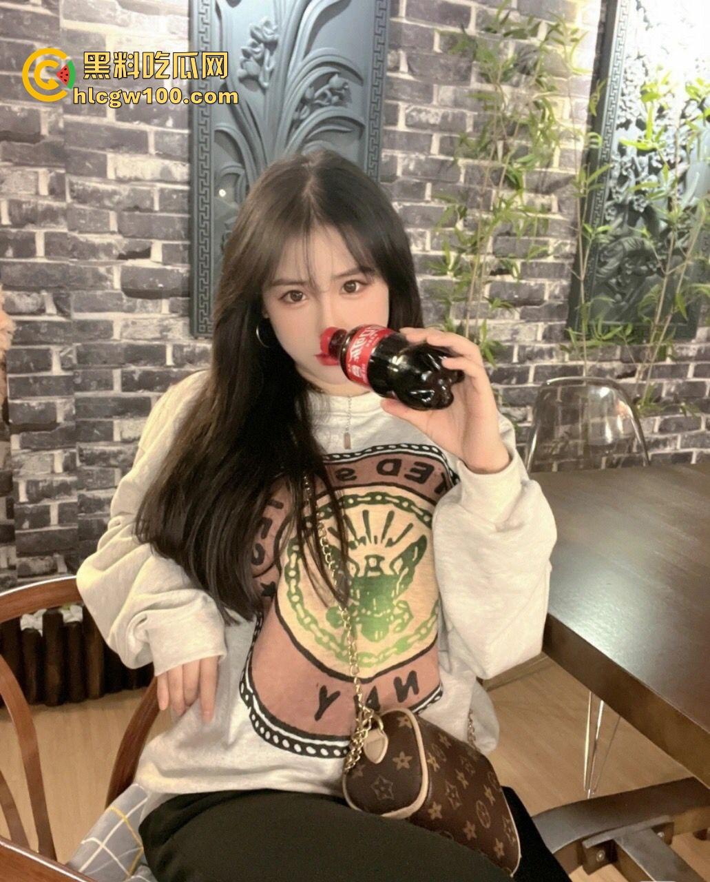 广州极品美女车震口爆实录,醇熟口技一流,吸裹舔吞一气呵成,肉棒爆浆全吞,画面爽到无法形容!-4