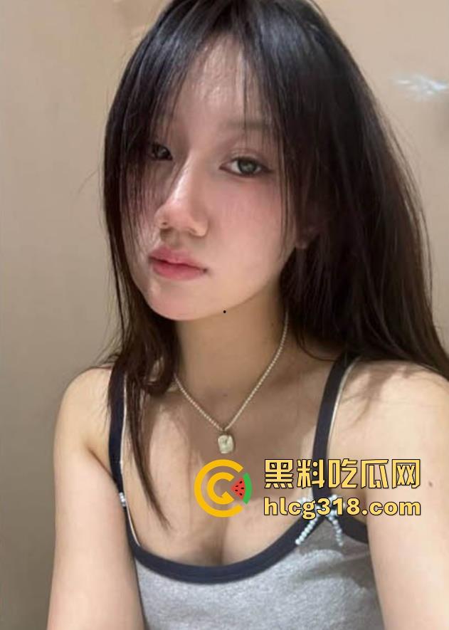 海角乱伦大神【姐弟一世情】最新力作 饥渴骚姐主动勾引足交 多姿势配合挨操 骚母狗根本停不下来 !-2