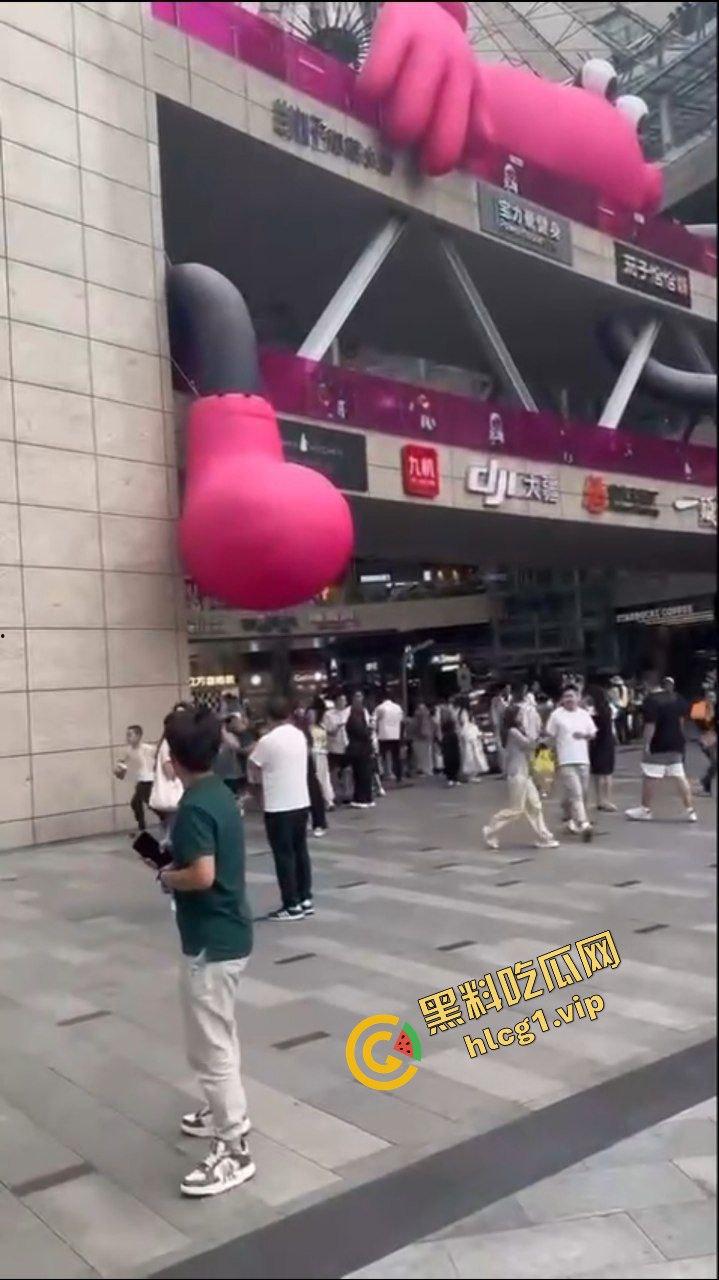 昆明 同德广场商场 15岁抑郁症男孩 因父母离异 从4楼一跃而下 跳楼自杀!-6