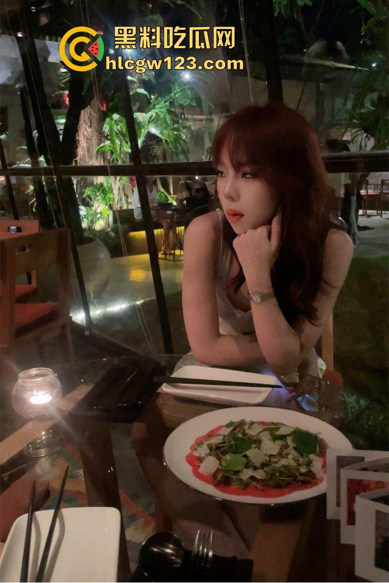 富二代真实约炮02年女大 怼脸拍摄极品嫩妹口交舔屌 无套抽插紧致一线天美穴 内射画面爽到爆!-1