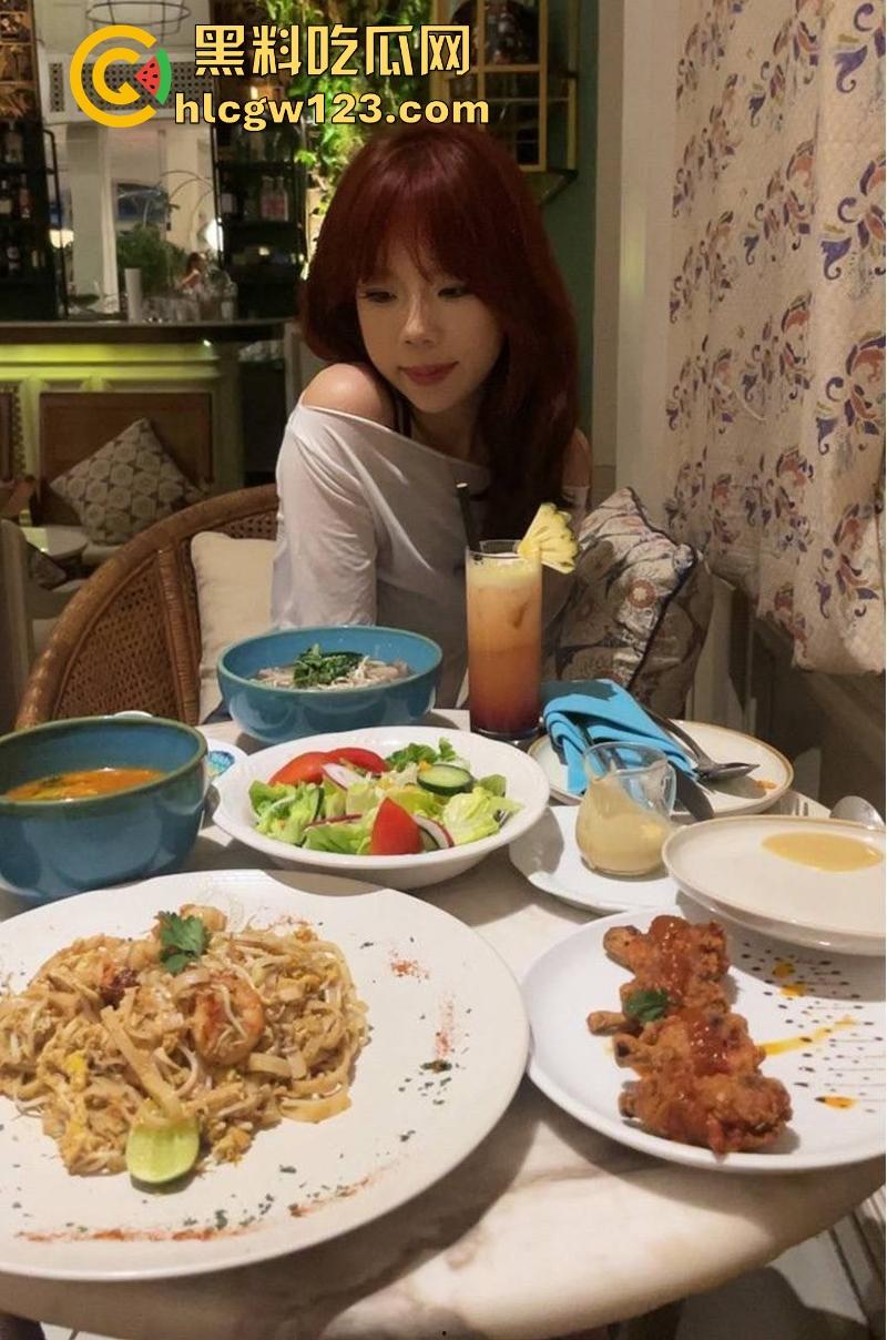 富二代真实约炮02年女大 怼脸拍摄极品嫩妹口交舔屌 无套抽插紧致一线天美穴 内射画面爽到爆!-5