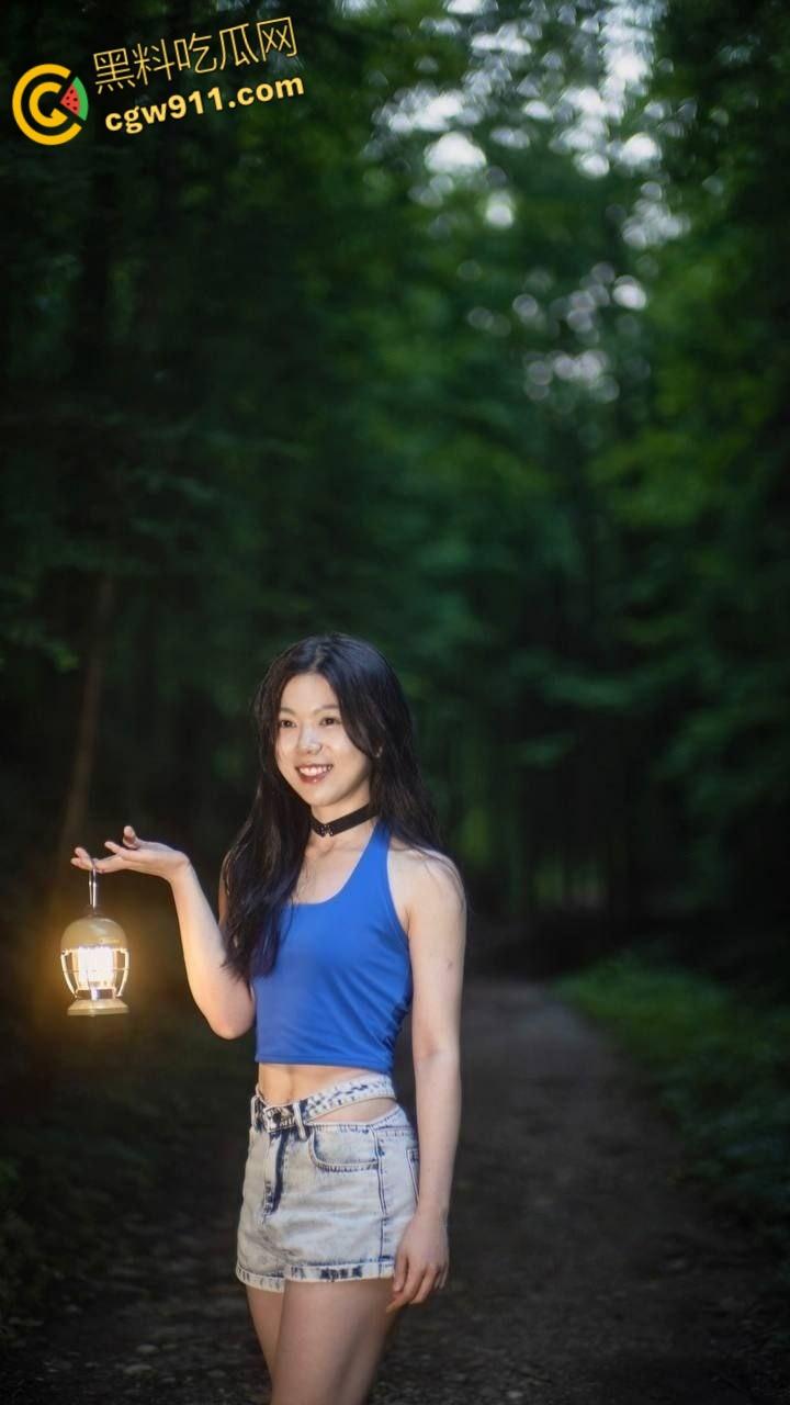 广东佛山新婚小夫妻,趁着休婚假在家疯狂做爱,开档黑丝足交韵味十足,蒙眼调教后入翘臀 !-3