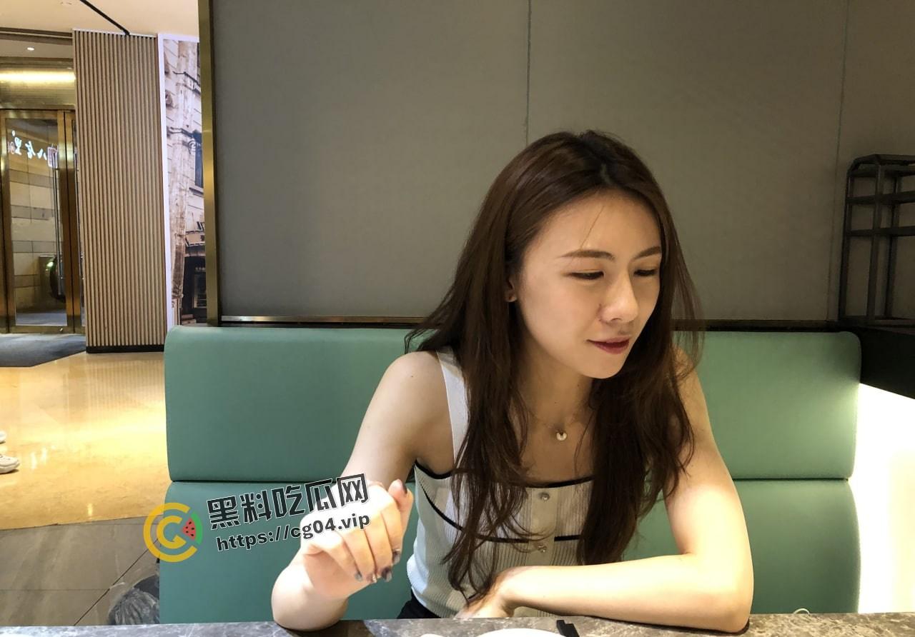 上海期货美女交易员【何麦伢】与男友啪啪视频及大量生活照流出 好几个角度看出妹妹已经生气了 好像目前受影响已经回广州-7