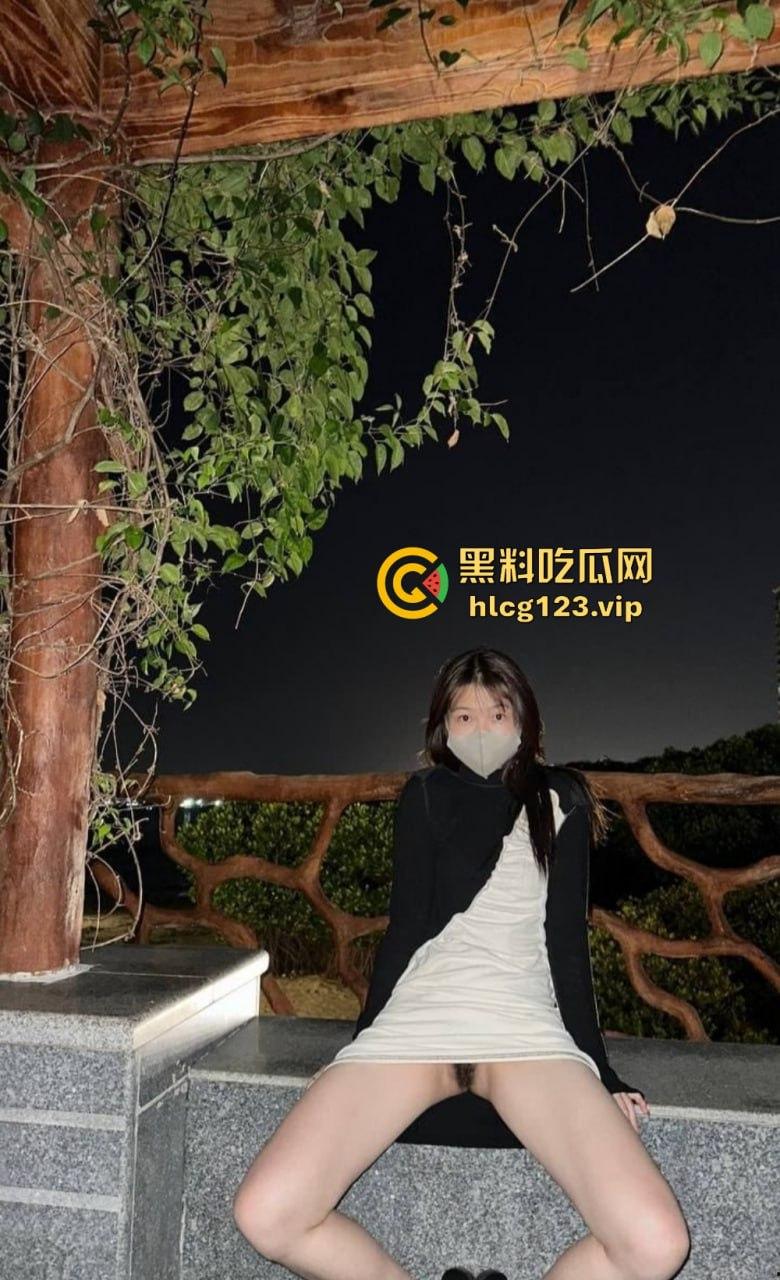 清纯小美女变身小母狗!露脸私拍泄密,调教啪啪玩的飞起,床上风骚到不行!-5