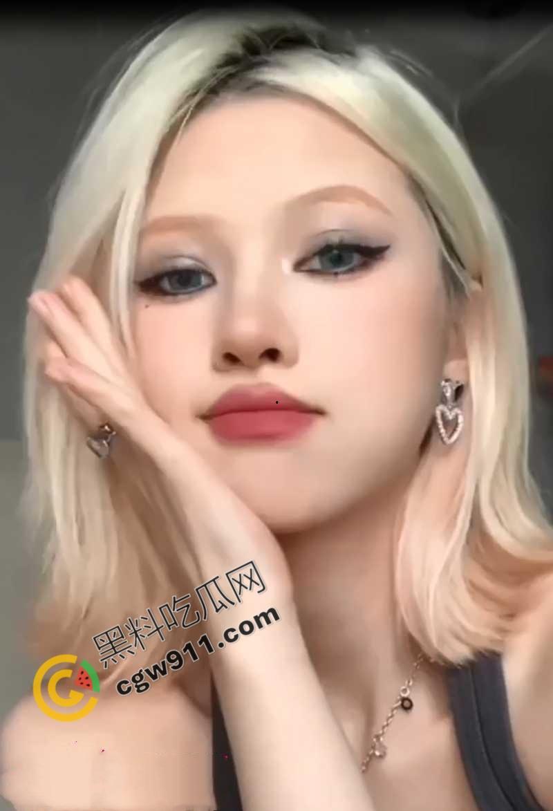 重庆洪崖洞海底捞美女领班【曲晓雯】与男友私拍流出!极品身材,无套猛干,淫叫不断,骚话羞辱彻底被玩坏!-3