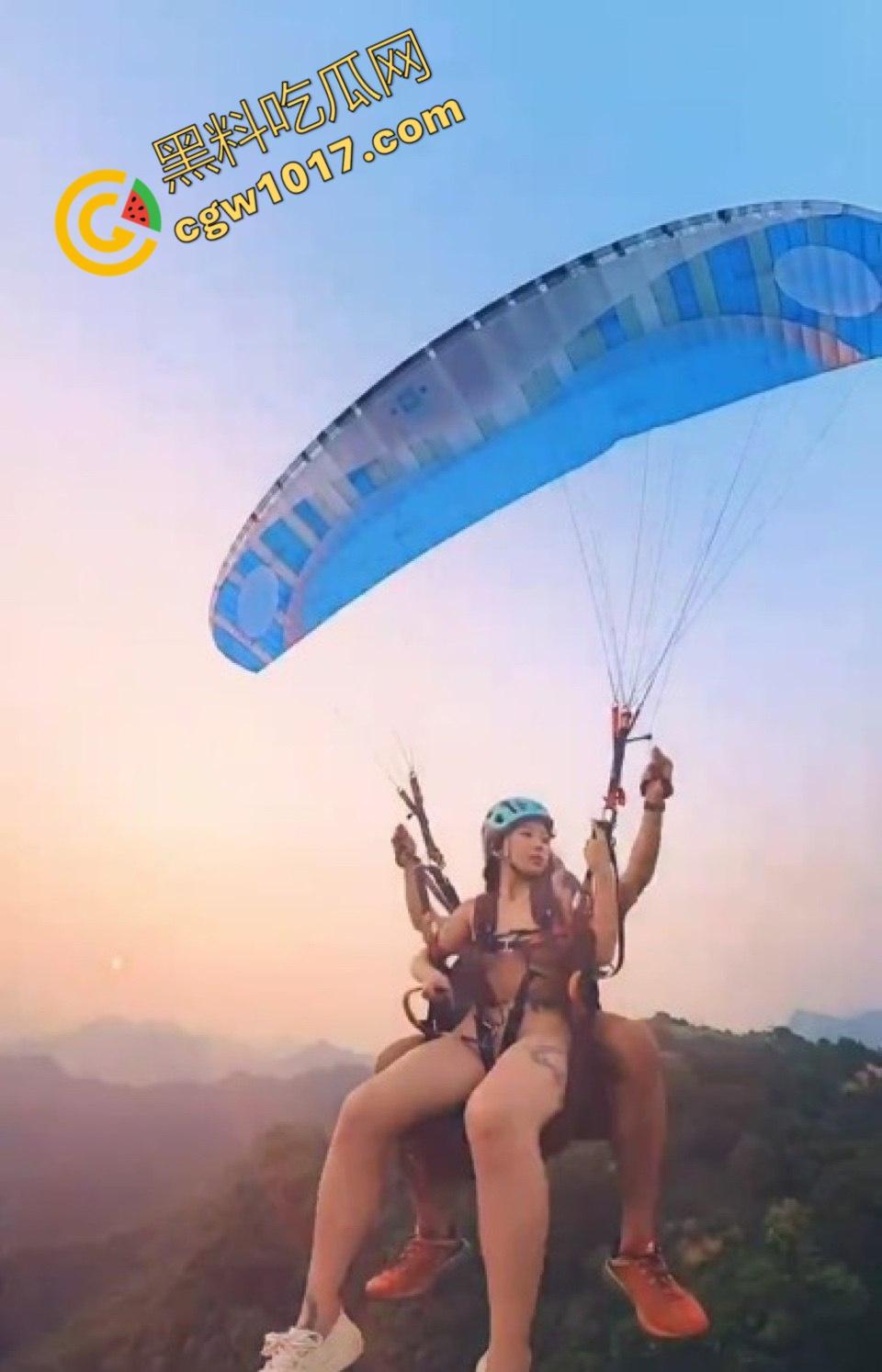 越南岘港上海白领女孩全裸起飞,翘臀隔空振动,惊呼回荡,私处暴露云端,体验高空全裸的双重刺激-3