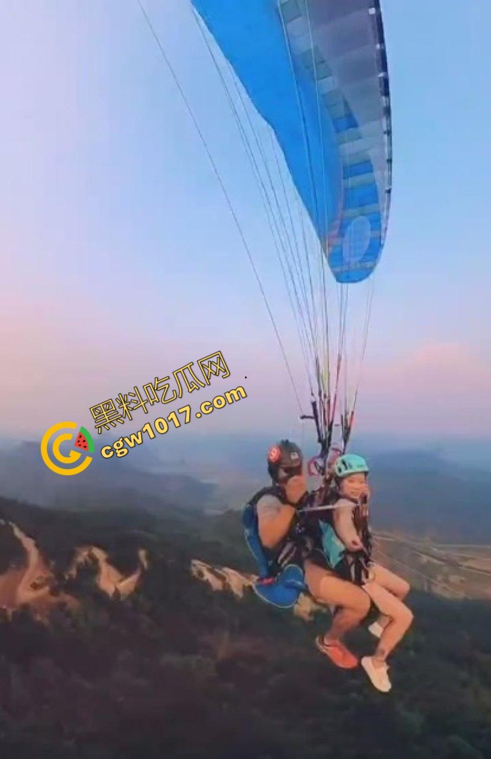 越南岘港上海白领女孩全裸起飞,翘臀隔空振动,惊呼回荡,私处暴露云端,体验高空全裸的双重刺激-6