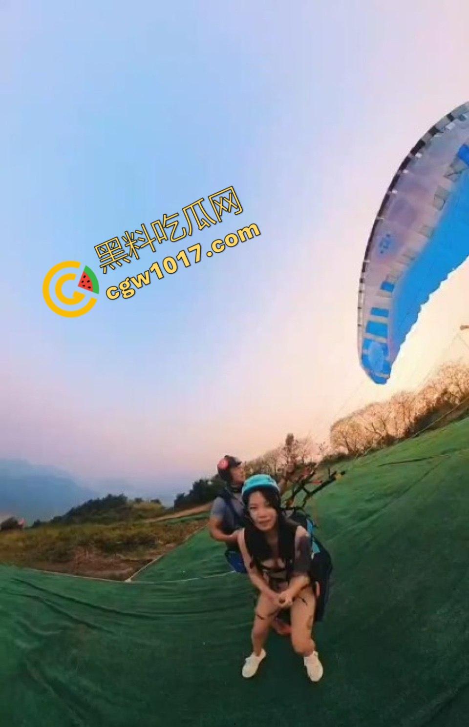 越南岘港上海白领女孩全裸起飞,翘臀隔空振动,惊呼回荡,私处暴露云端,体验高空全裸的双重刺激-8