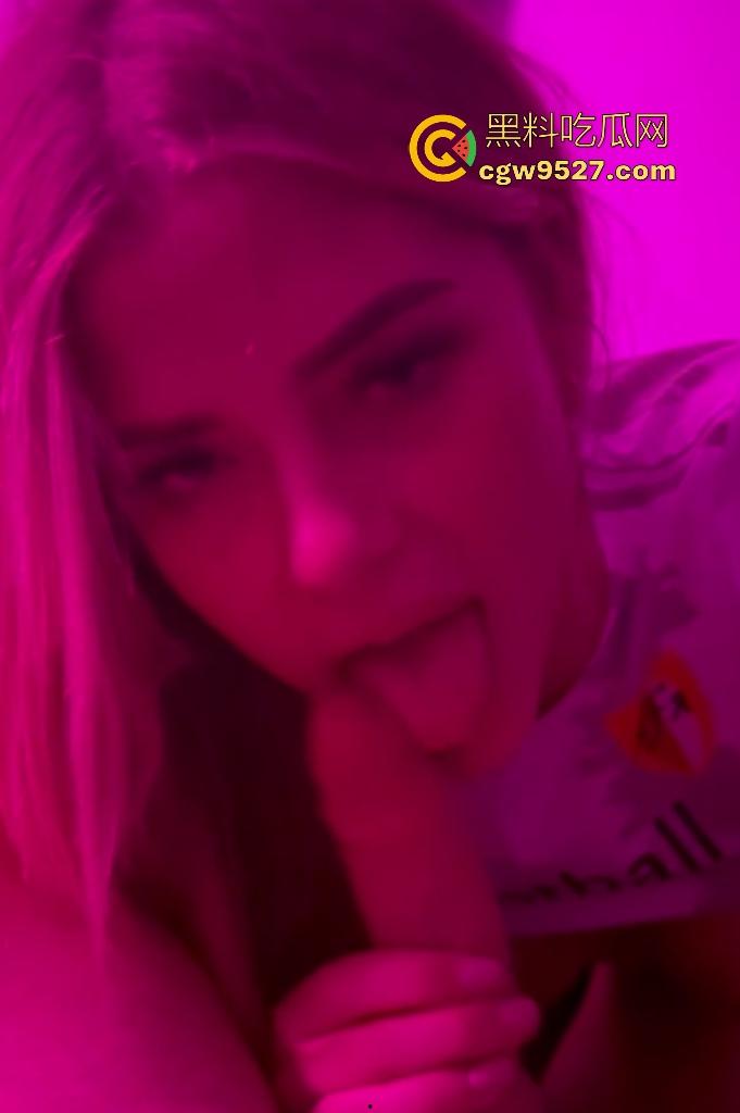 澳大利亚主播【Utahjaz】,白天骑男友大屌,屁眼被扣,夜间粉灯下吞鸡,只是这奶子不用来乳交可惜了!-8