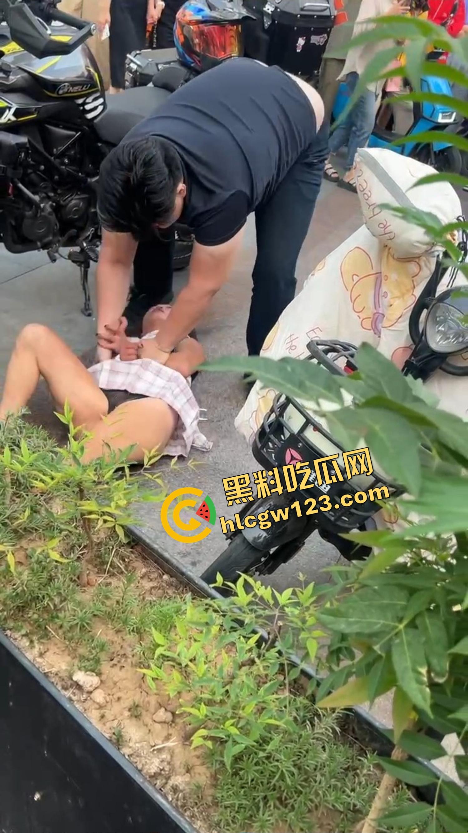 淄博JK铁锤妹妹怒砸春风450NK，穿着丁字裤情趣衣酸辣粉塞排气管，全网暴走萝莉认证已满级！-13