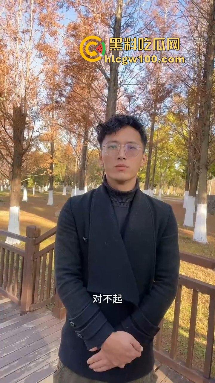 云南保山市君悦广场男子【王麒麟】表白成功,不料给正牌女友抓包,时间管理大师错误案例!!-1