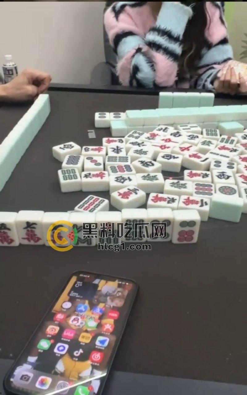 大神约啪大学艺校小仙女,偷拍曝光气质美女的母狗秘密一面!-5