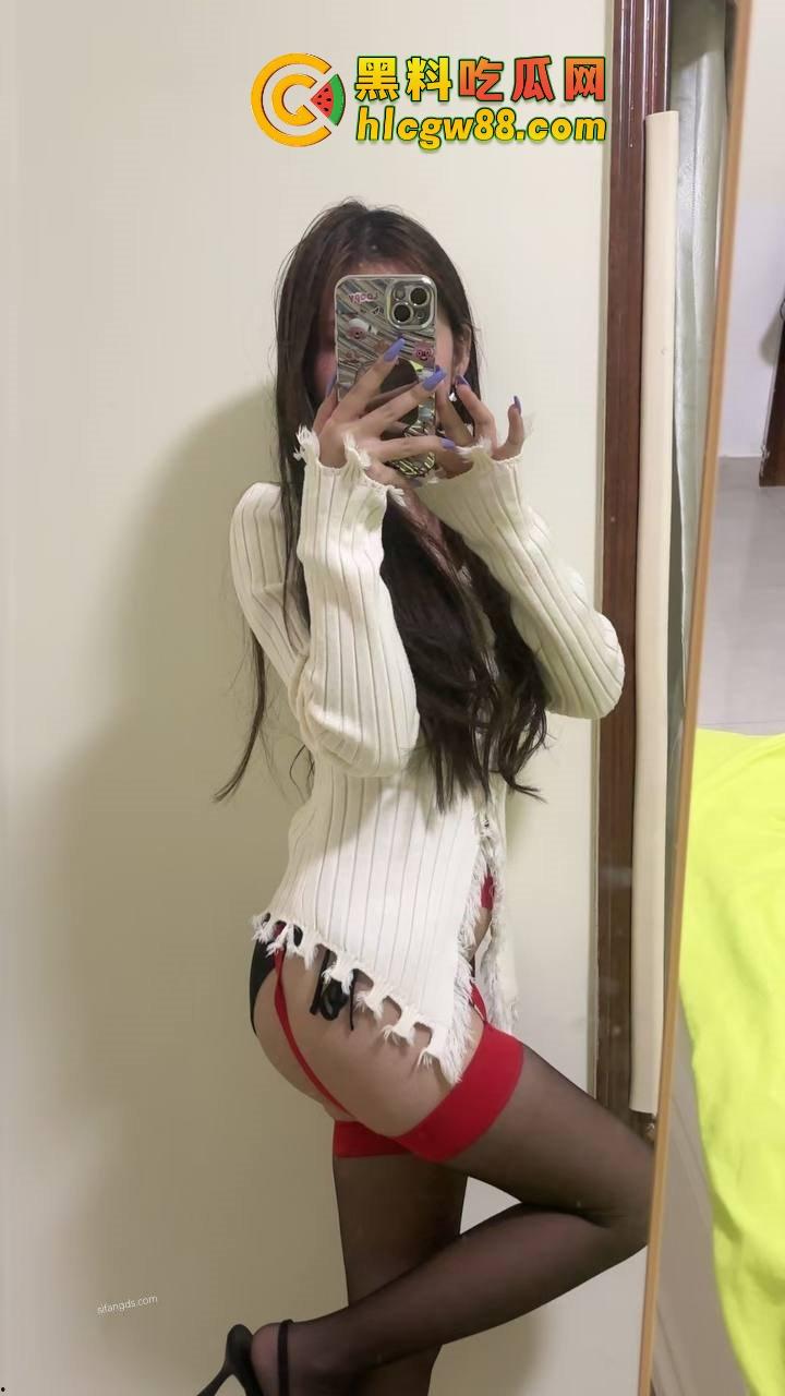 厦门酒吧气氛组极品眼镜骚婊『兰芊芊』酒吧10瓶皇家礼炮带走,制服丝袜被操高潮了主动求拍!-7