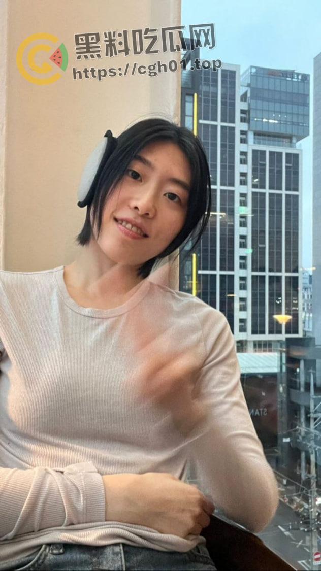 健身教练的新赛道!北京女教练风骚自拍浓密阴毛 桃红乳晕 勾引学员买课还不让操 私密视频照片被流出-7