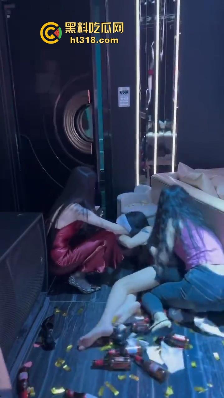 回收兄弟不要的极品骚女,为情所伤报复上床,看着没啥没想到这货床上这么骚!-5