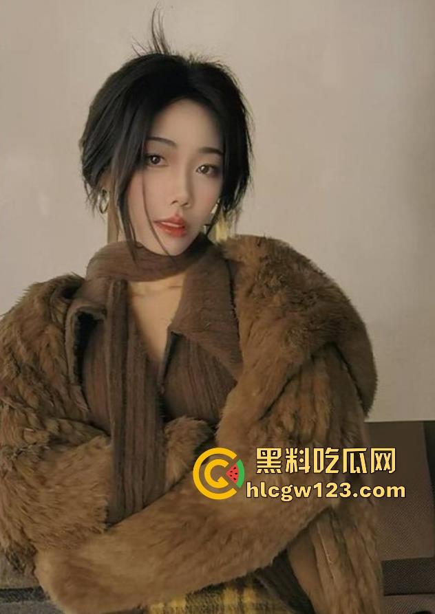 海角乱伦大神 我和亲妹妹 阳台全裸后入爆操妹妹 全程淫语骚话一镜到底!-3