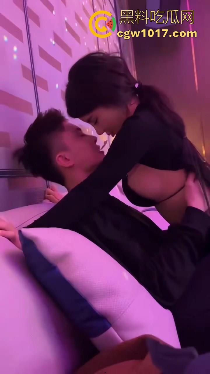 我是真的恨你们这些有钱人啊!吃好喝好操尤物,各种极品身材身上骑,骚逼一天一换,各种女神反差淫荡一面展示在目前!-4