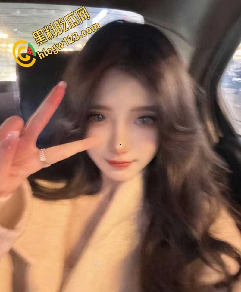 华中农业大学舞蹈生【曹晓菲】,黑丝红情趣装拴狗链,沙发后入呻吟太甜了 !-2