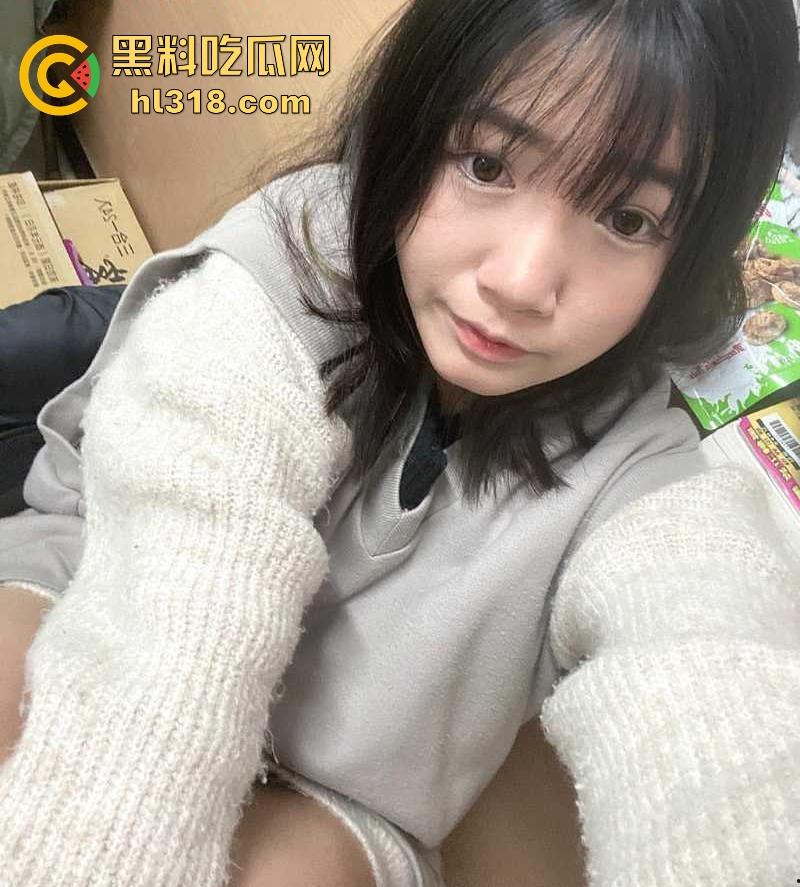 常州工商学院【黄文婧】可爱极品学生化身巨乳白虎小母狗,大胆揉奶自慰,哪知竟惨遭男友外流!-1