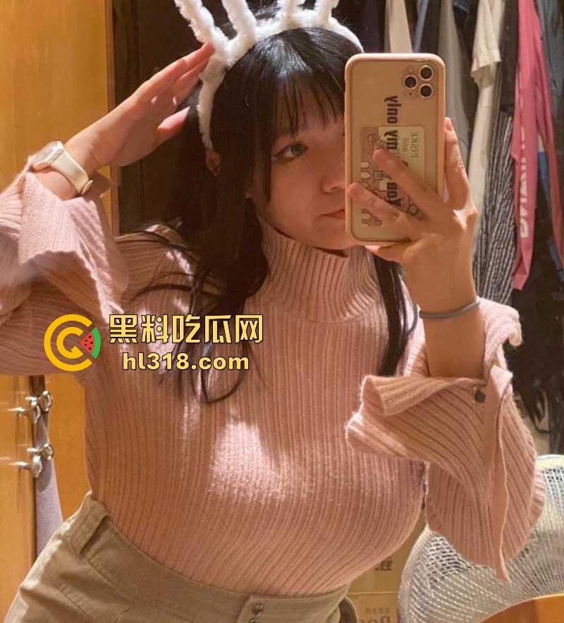 常州工商学院【黄文婧】可爱极品学生化身巨乳白虎小母狗,大胆揉奶自慰,哪知竟惨遭男友外流!-6