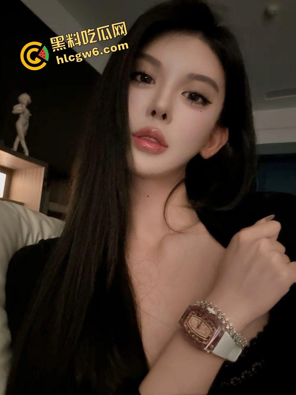 北京商务中心区气质靓女反差骚鸡『廖若桐』与多金人士刺激摸奶 酒店激情爆操后怼骚逼!原创独家流出!-3