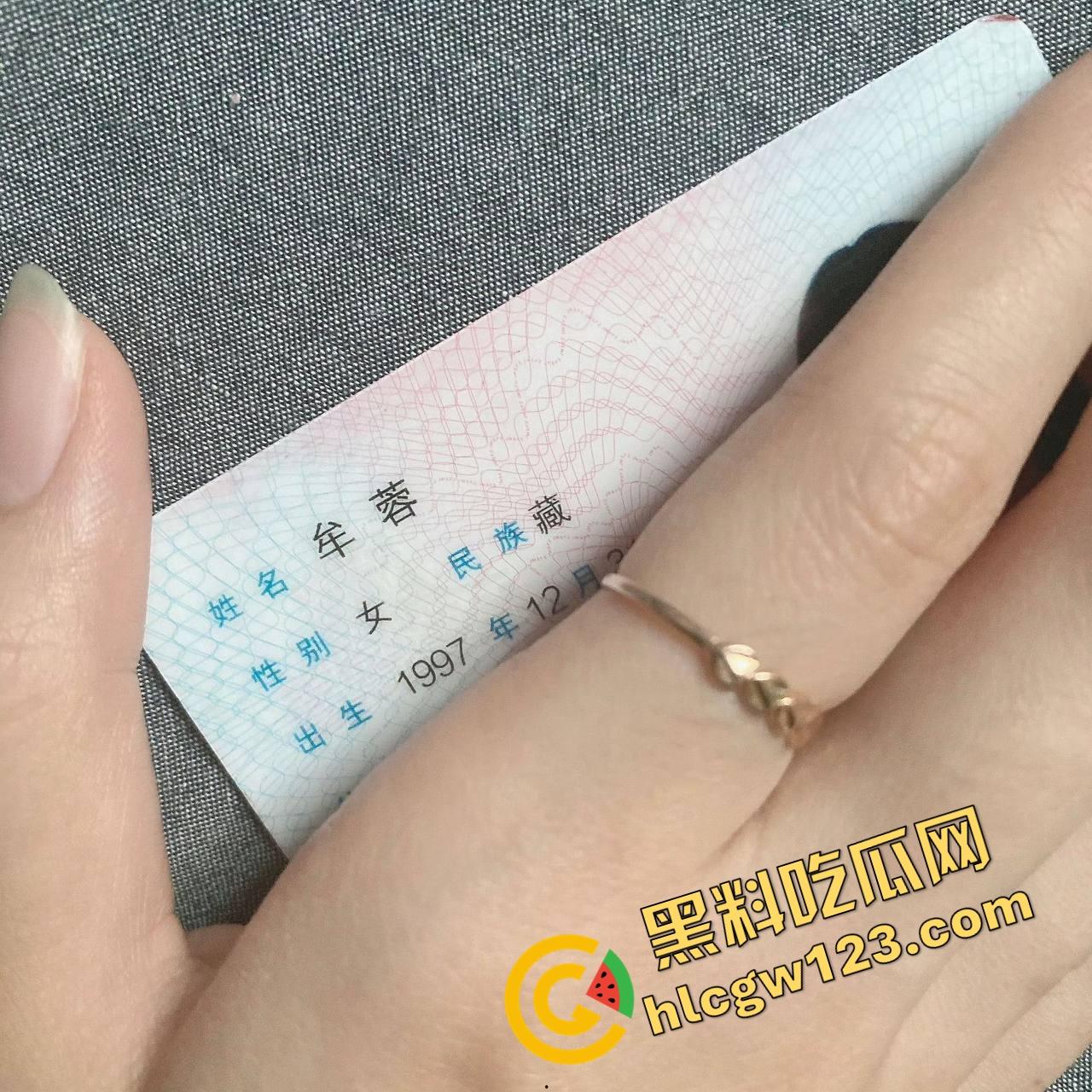 浙大是985 她是9X5【林依依】保研女神用乳头写作业,高颜值学姐被捆成狗,逼里插蜡全程湿!-9