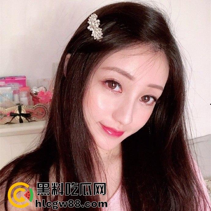 中经贸学院巨乳校花【李雅】挺翘巨乳勾魂荡魄,嫩穴道具插得淫水四溅,跟男友啪啪干得昏天黑地!-3