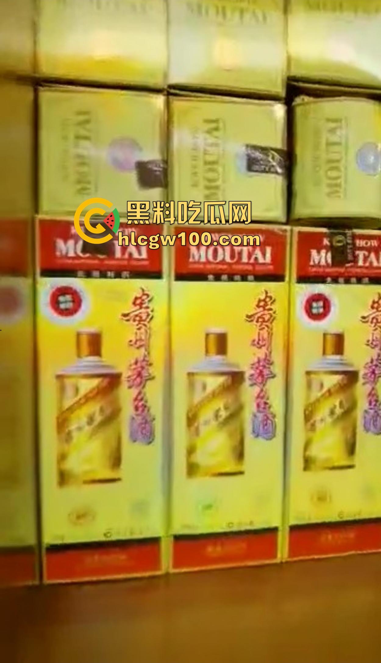 海南政协常委『张泰超』五妻生活奢华曝光,26岁小老婆豪宅震撼人心 一面墙的茅台20万马桶 大老婆还能怎么壕?-14