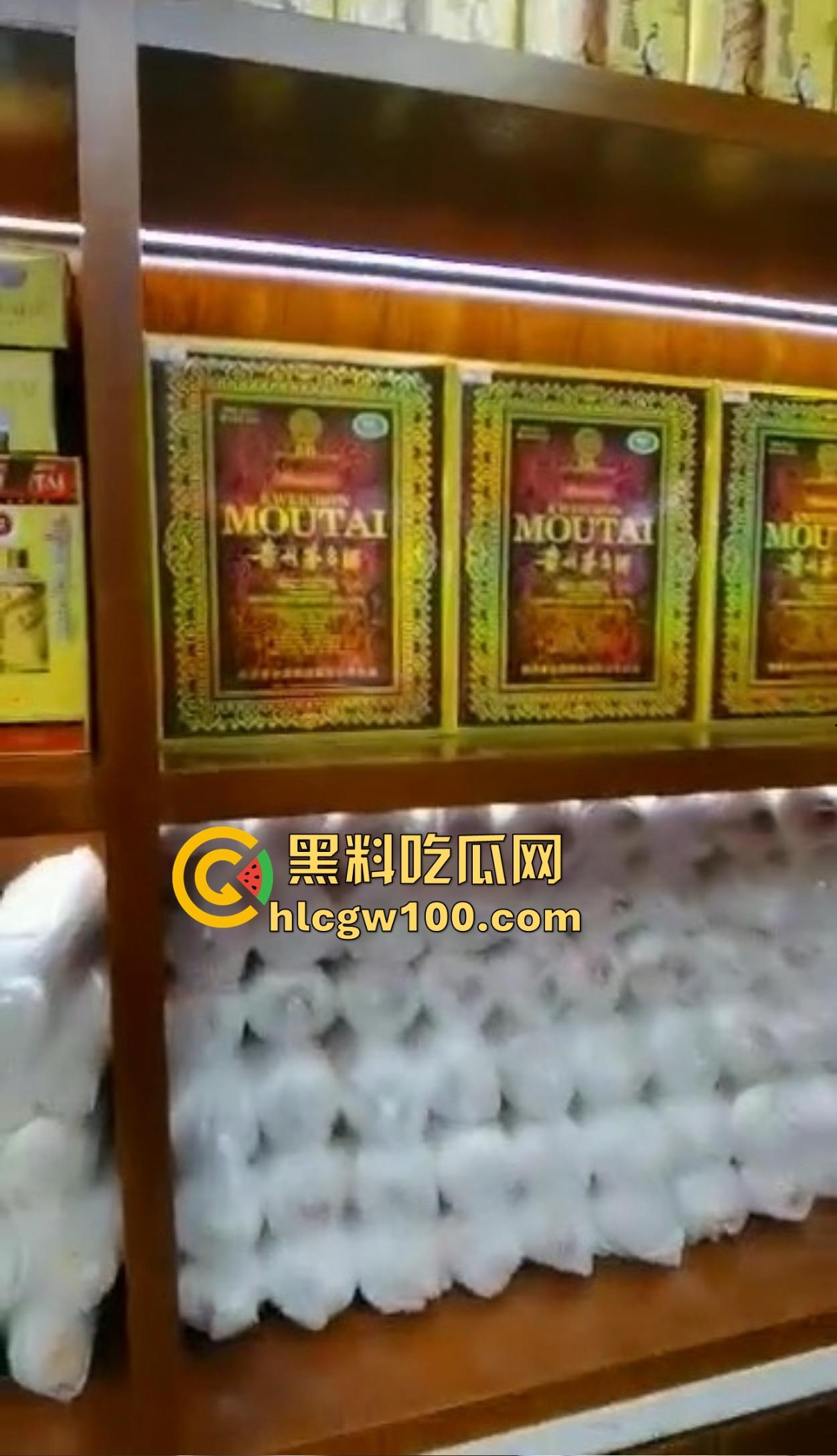 海南政协常委『张泰超』五妻生活奢华曝光,26岁小老婆豪宅震撼人心 一面墙的茅台20万马桶 大老婆还能怎么壕?-17