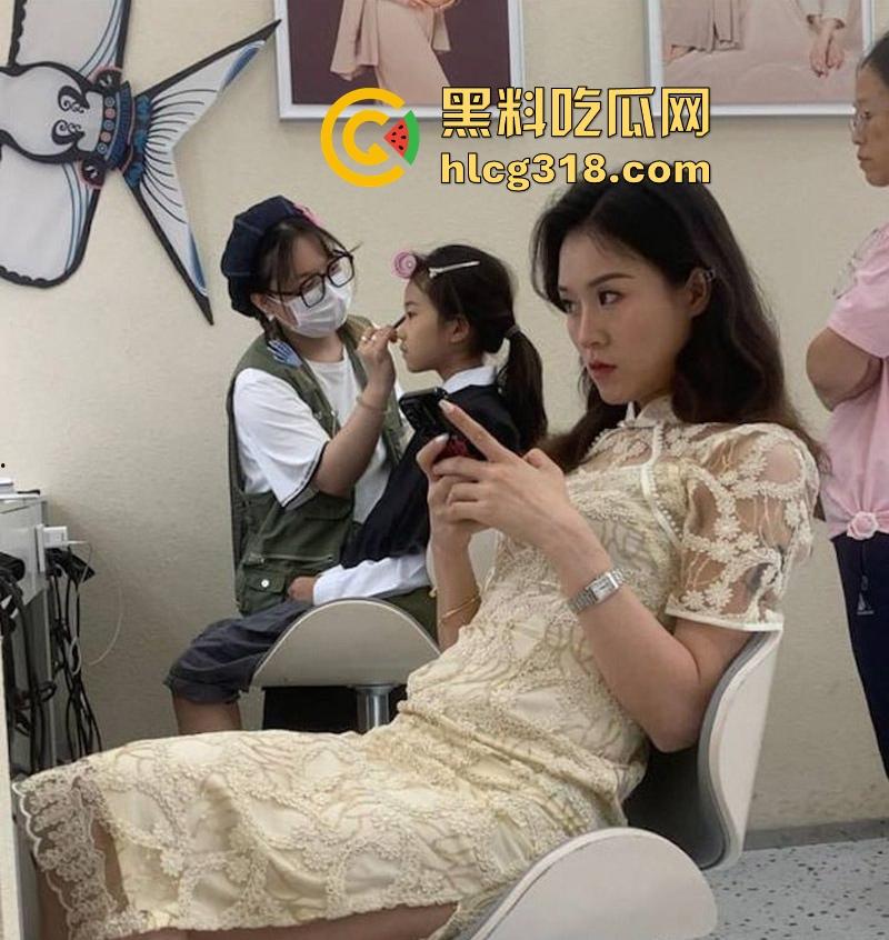 成都风骚少妇【魏思瑶】露脸性爱曝光!极致反差性感尤物,黑丝美腿榨干你的精液!-2